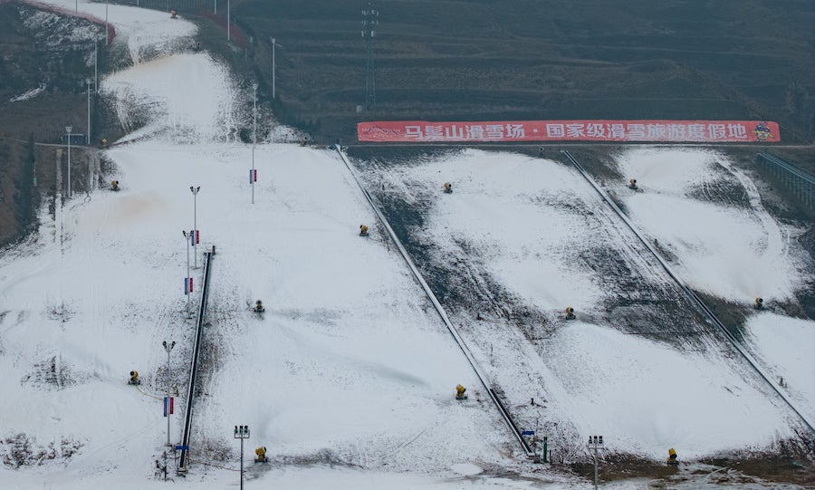 102天、14条雪道 马鬃山滑雪场23日起试营业