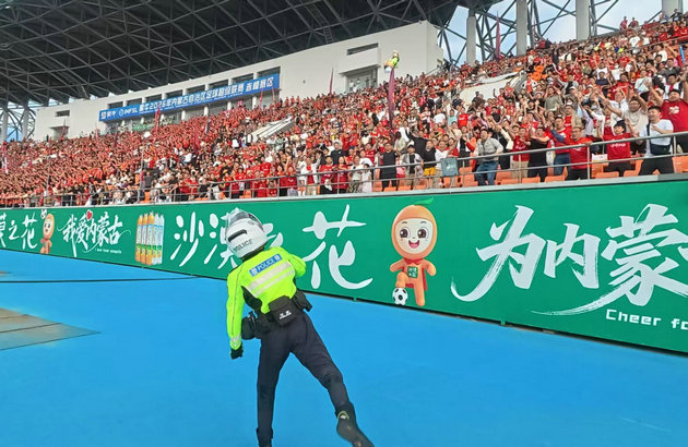 交警1.jpg