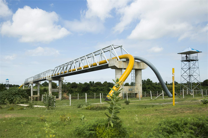 中缅油气管道跨越河段。中油国际管道公司供图