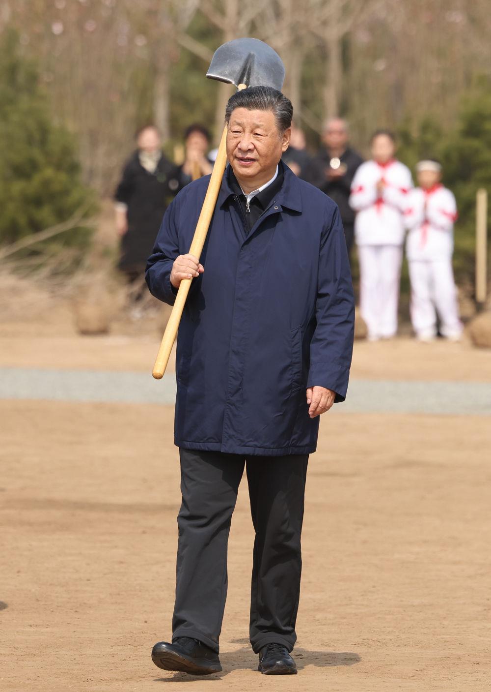 △2024年4月3日，习近平总书记来到北京市通州区潞城镇参加首都义务植树活动。